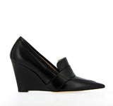 Pointed toe wedge moccasin in black leather