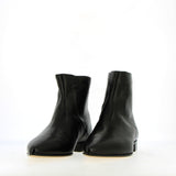 Stivaletto basso in nappa da guanto nero con zip