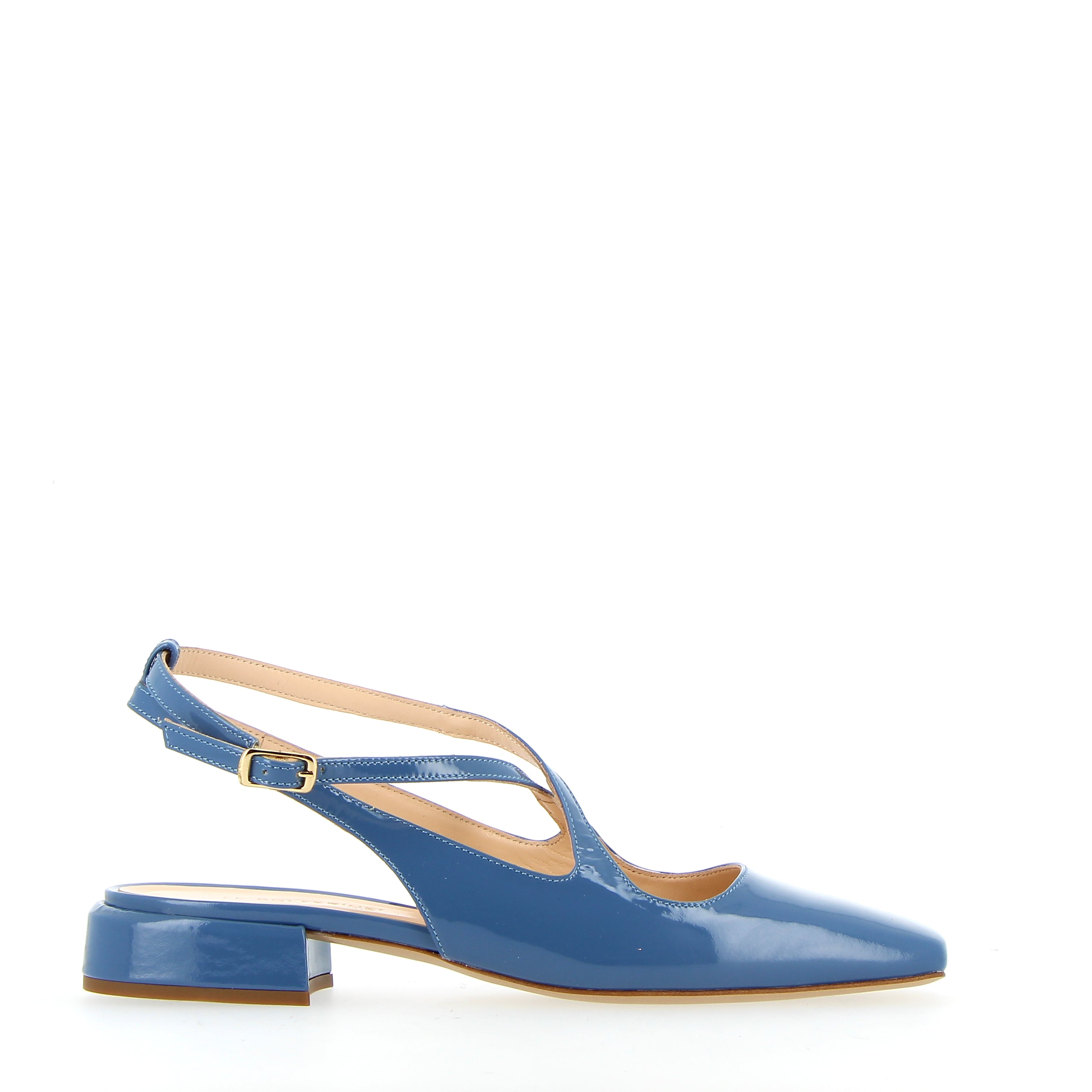 Slingback in vernice azzurra bassa con cinturini