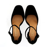 Maryjane black velvet shoe with platform