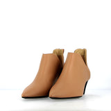 Stivaletto V cut in nappa beige naturale tacco medio