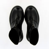 Zipped ankle boot in black leather