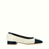 Ballerina con puntina in vernice blu oceano