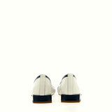 Ballerina con puntina in vernice blu oceano