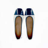 Ballerina con puntina in vernice blu oceano