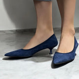 Decolleté slip on in camoscio blu sfoderato con elastico