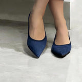Decolleté slip on in camoscio blu sfoderato con elastico
