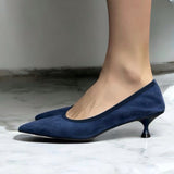 Decolleté slip on in camoscio blu sfoderato con elastico