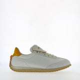 Sneaker allacciata in morbida pelle bianca