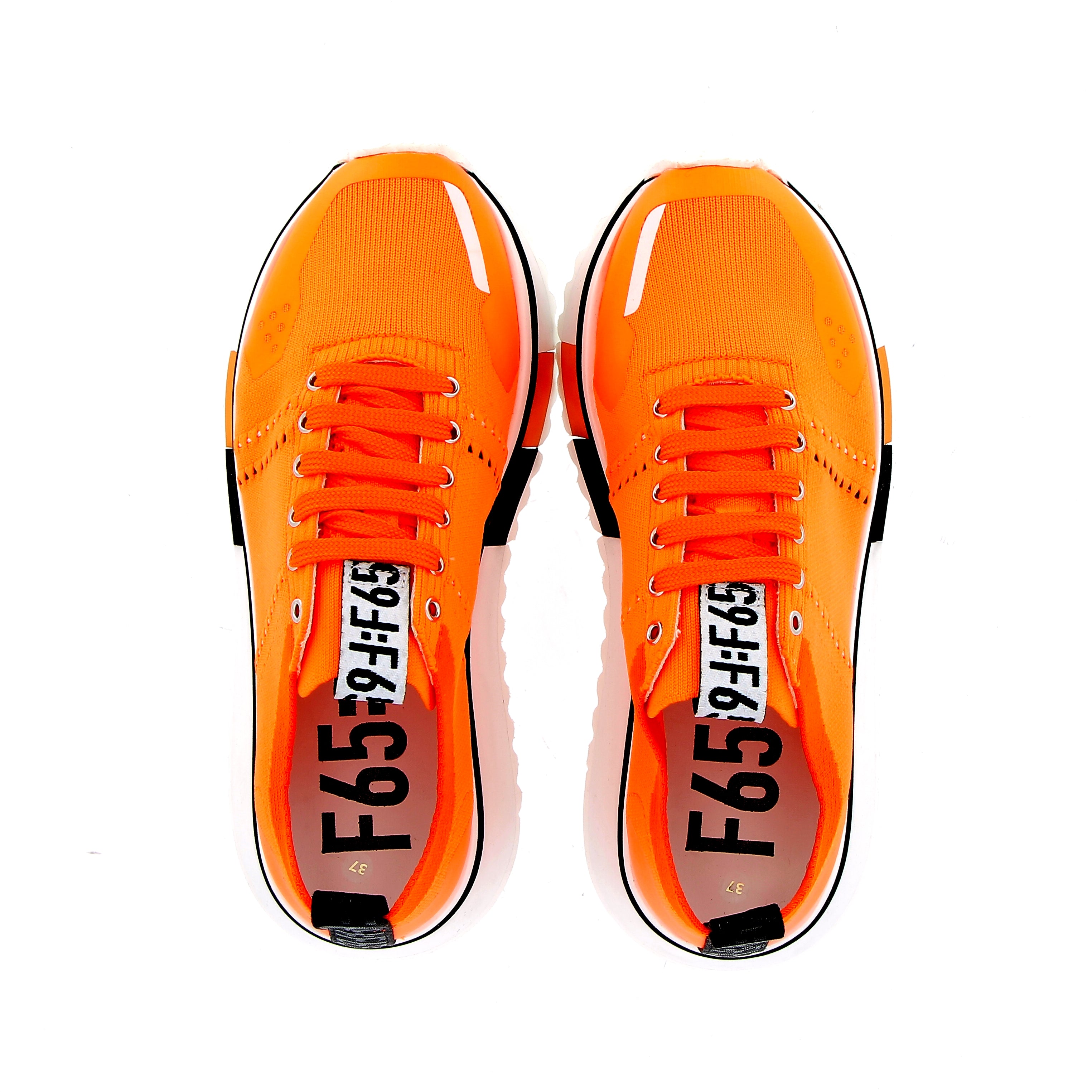 Sneaker texture elastica arancio fluo suola superflex