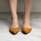 Slip-on décolleté in unlined leather suede with elastic