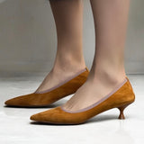 Slip-on décolleté in unlined leather suede with elastic