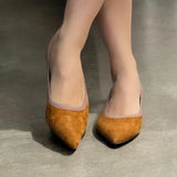 Slip-on décolleté in unlined leather suede with elastic