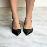 Decolleté in pelle nera