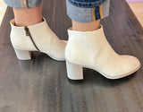 Stivaletto in pelle bianca zippato