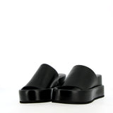 Sandalo slip in pelle nera con zeppa