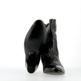 Stivaletto gambale alto in morbida pelle nera