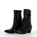 Stivaletto gambale alto in morbida pelle nera