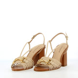 Sandalo tacco alto in pelle beige e cuoio con fibbia