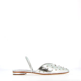 Sling back in pelle argento con borchie