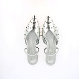 Sling back in pelle argento con borchie