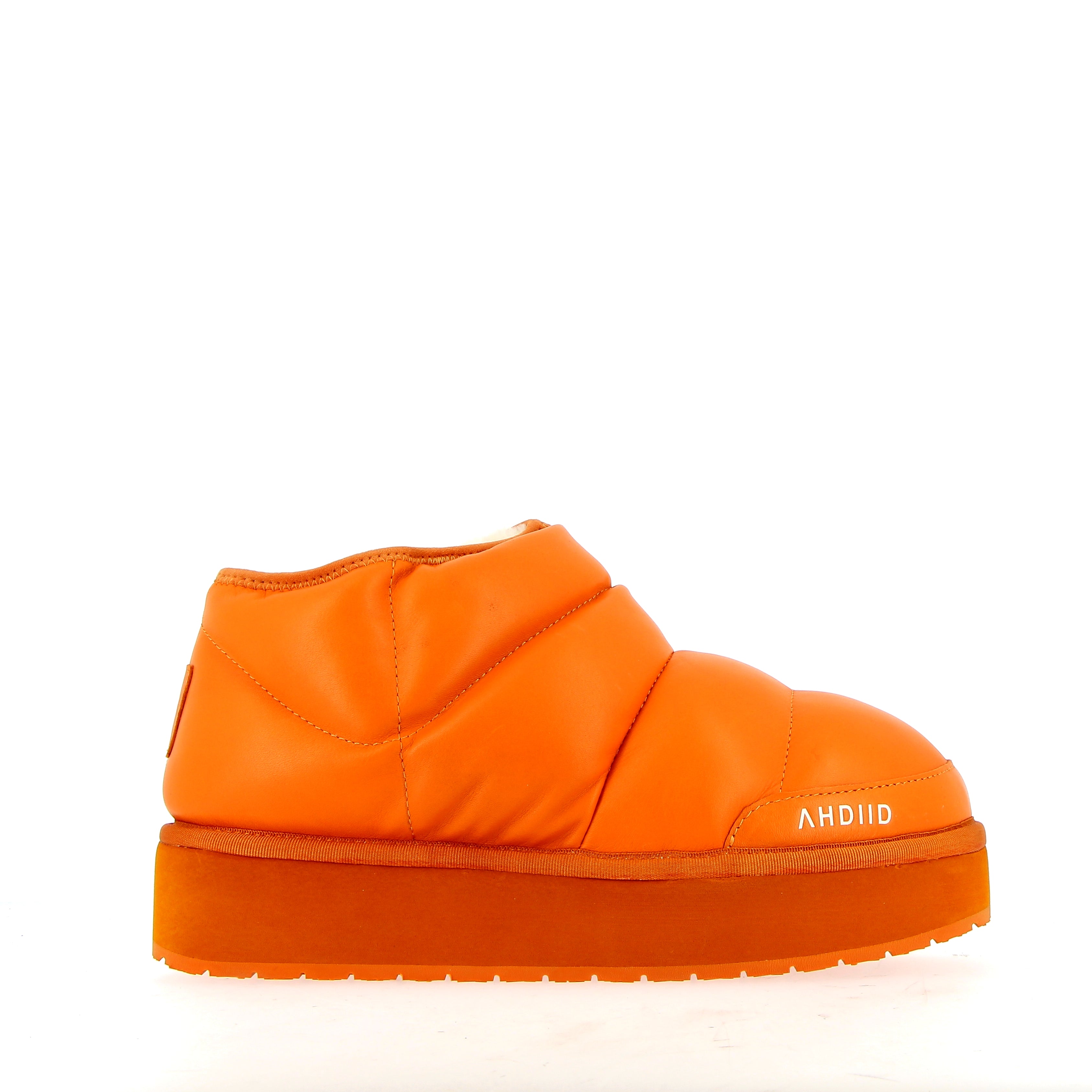 Low shoe in orange nappa sheepskin