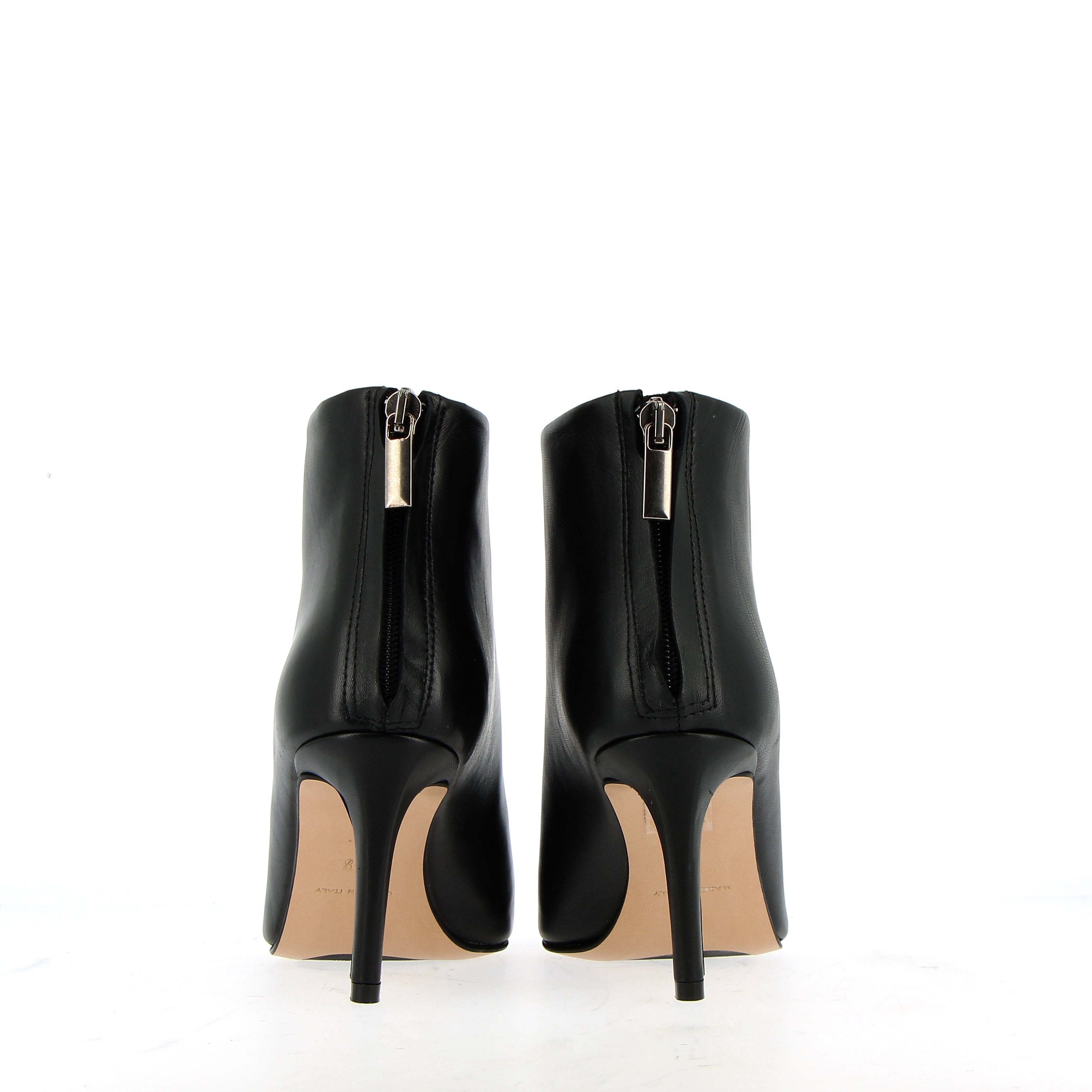 Stivaletto zippato dietro in nappa nero