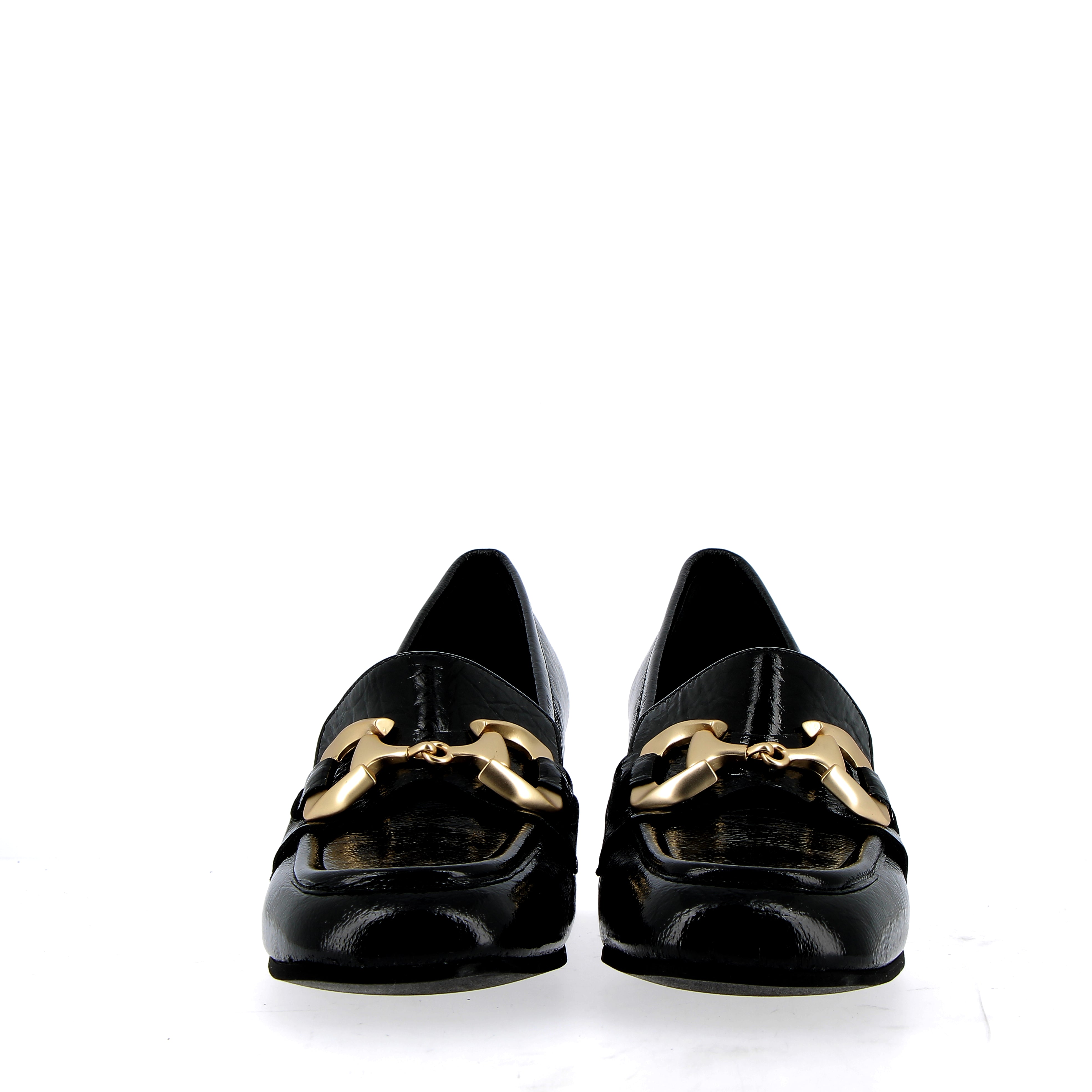 Moccasin in black naplak with golden buckle