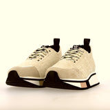 Sneaker in cream velvet with leather inserts