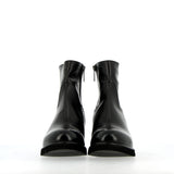 Zipped ankle boot in black leather