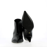 High-neck decolletè in black nappa medium heel