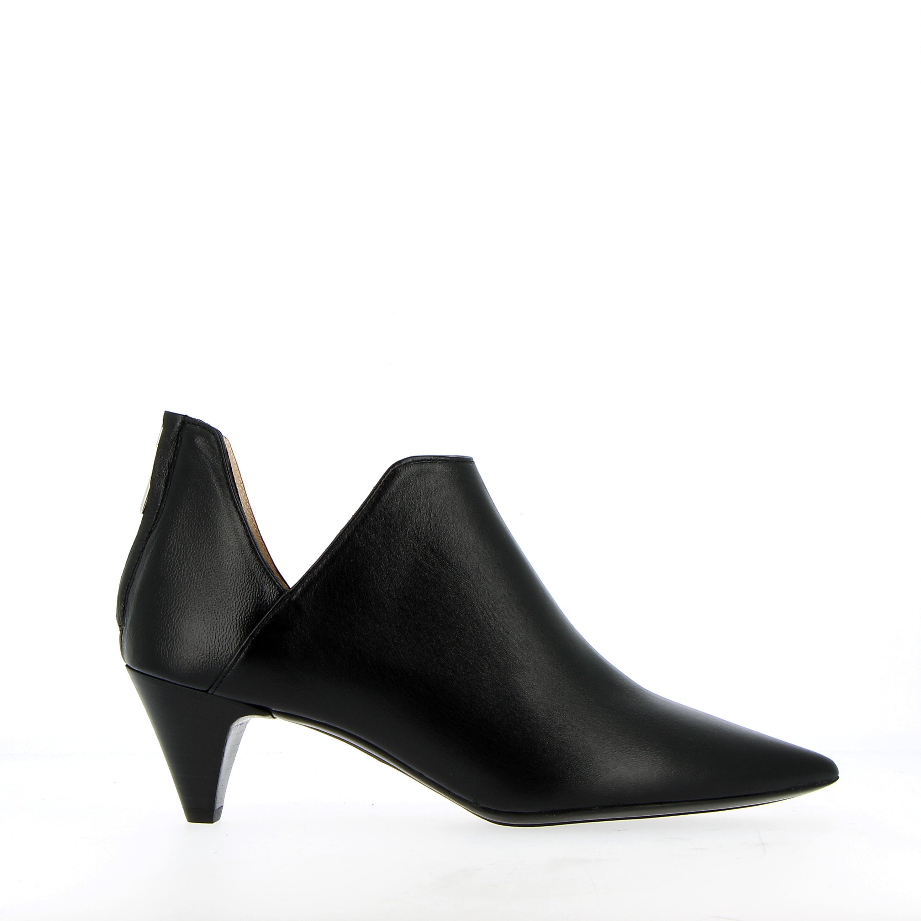 Medium heel V cut black nappa ankle boot