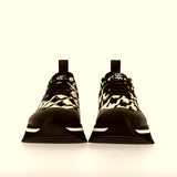 Sneaker in black cream houndstooth fabric