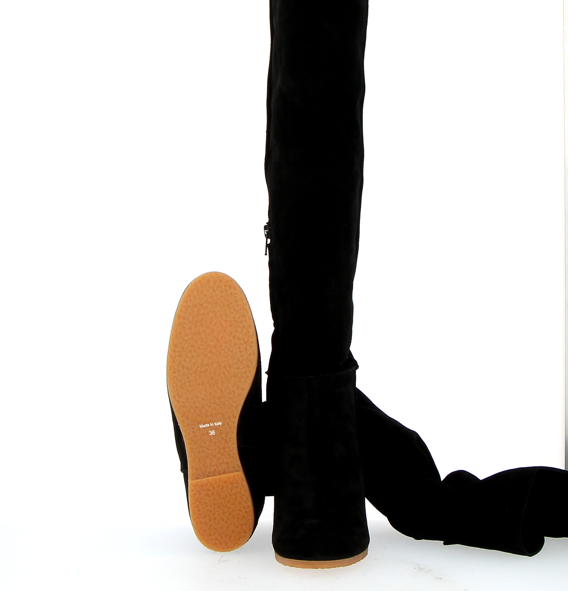 Black cuissard boot  with invisible wedge inside