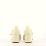 Vanilla shoe with strap and leather toe, medium heel