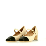 Vanilla shoe with strap and black toe, medium heel