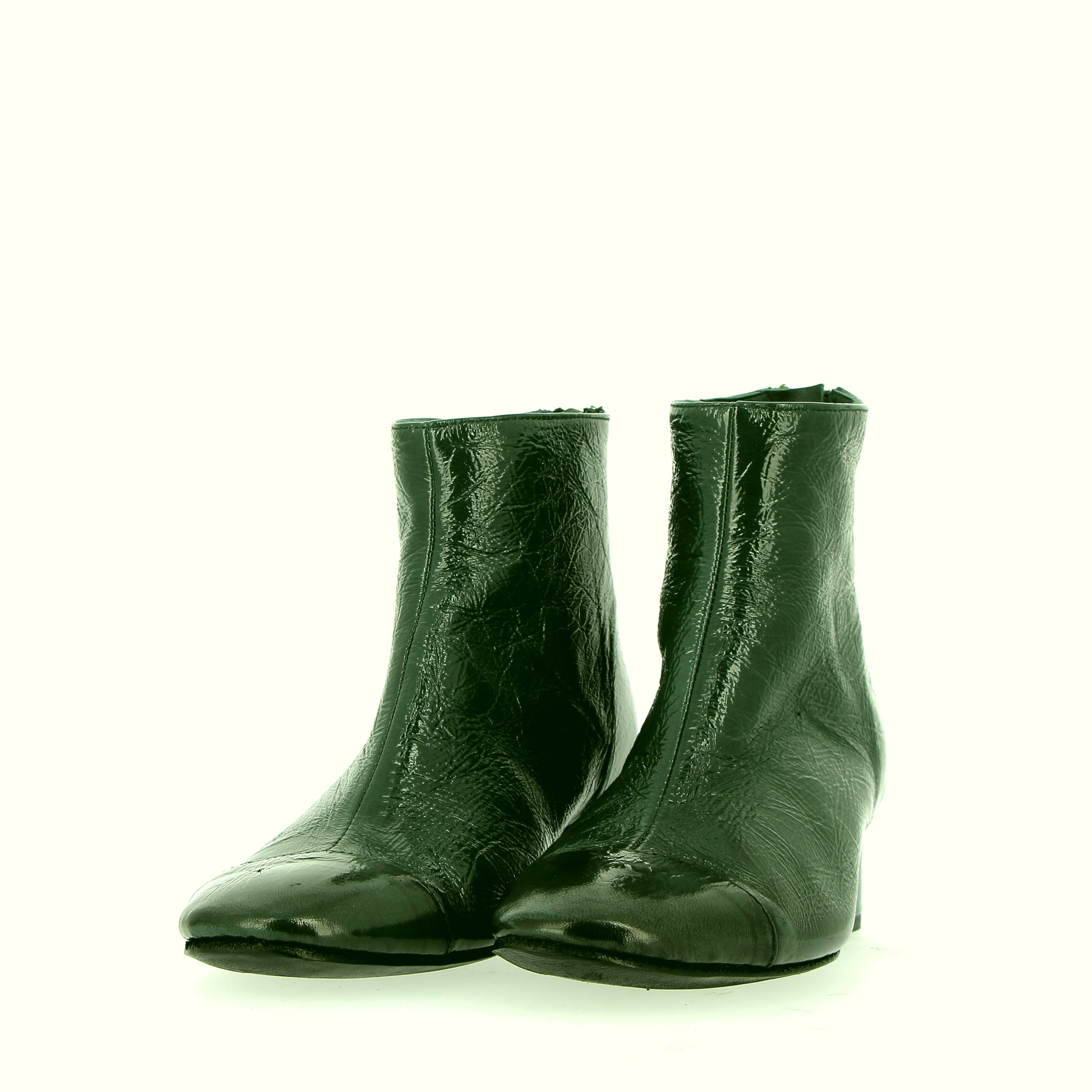 Ankle boot in soft green patent leather with side zip