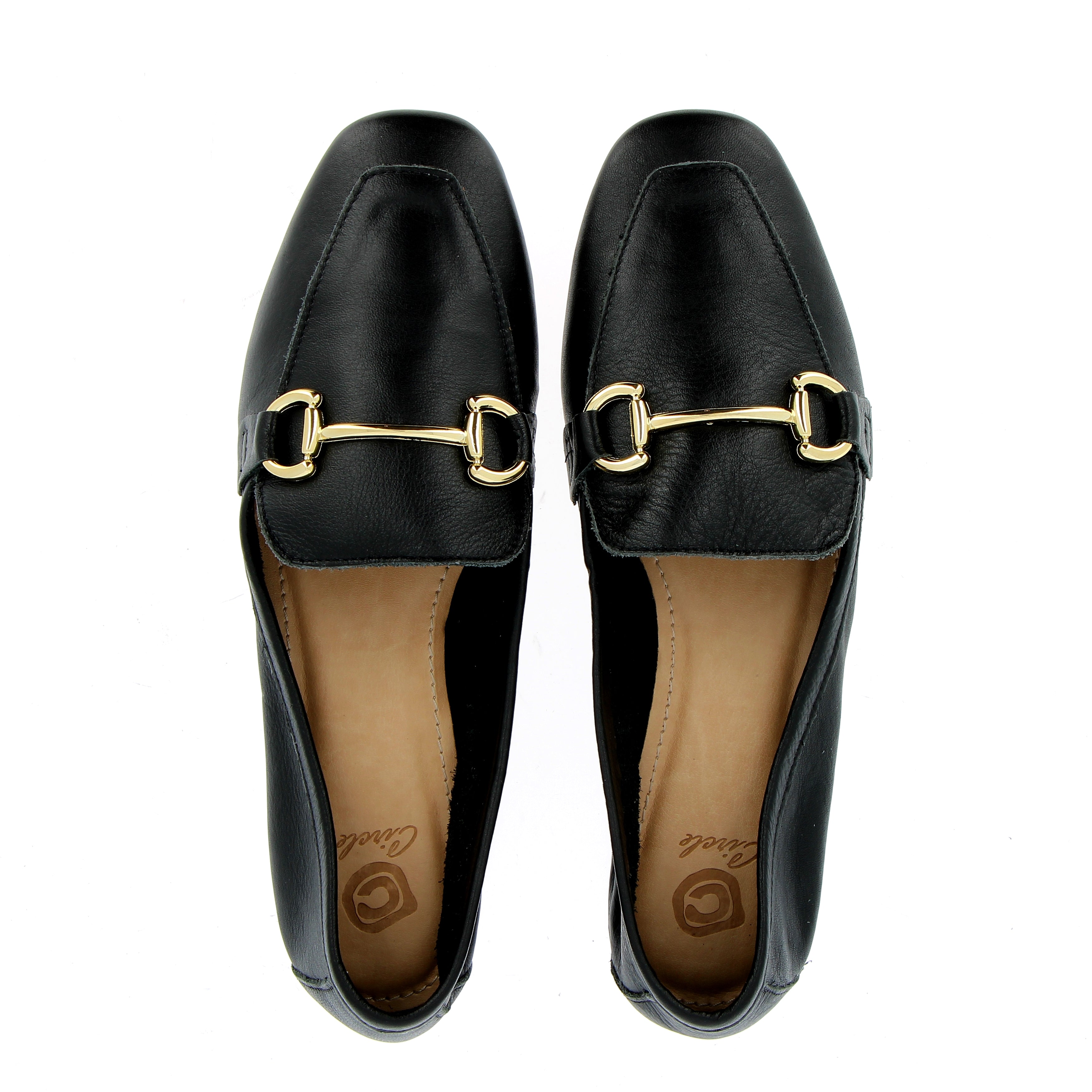 Moccasin in black leather with golden buckle
