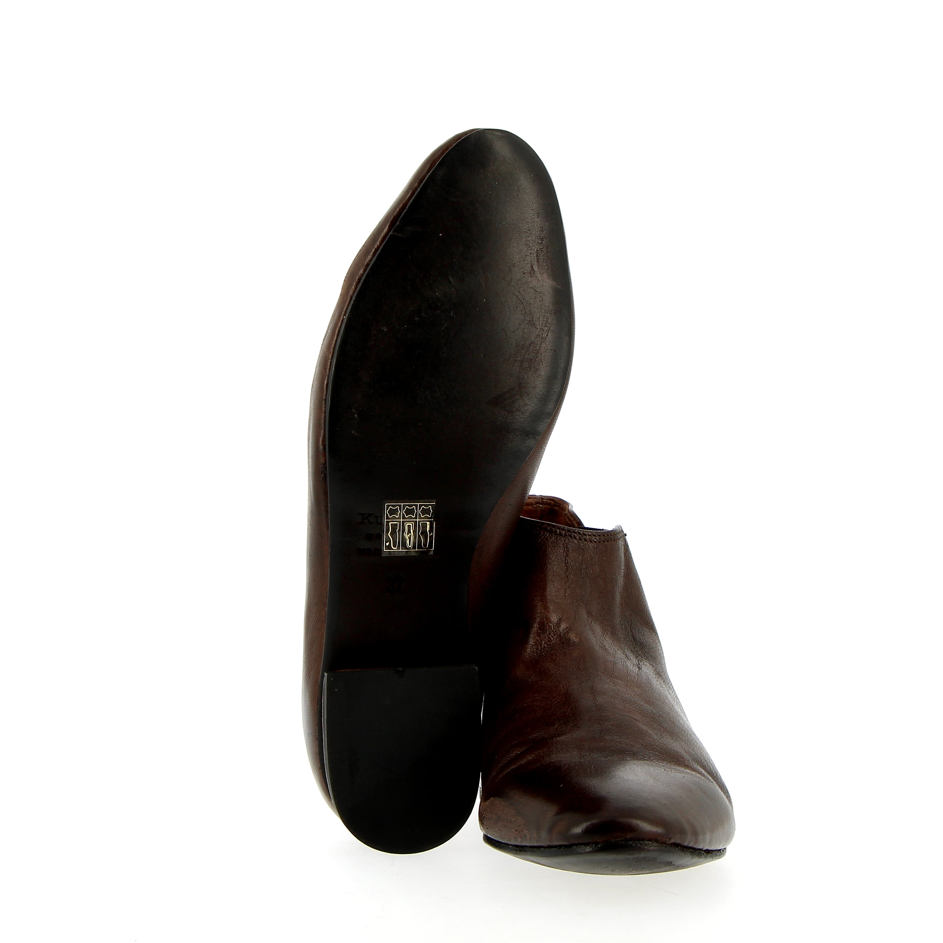 Low Chelsea boot in soft dark brown leather