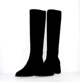 Stivale in camoscio nero zippato