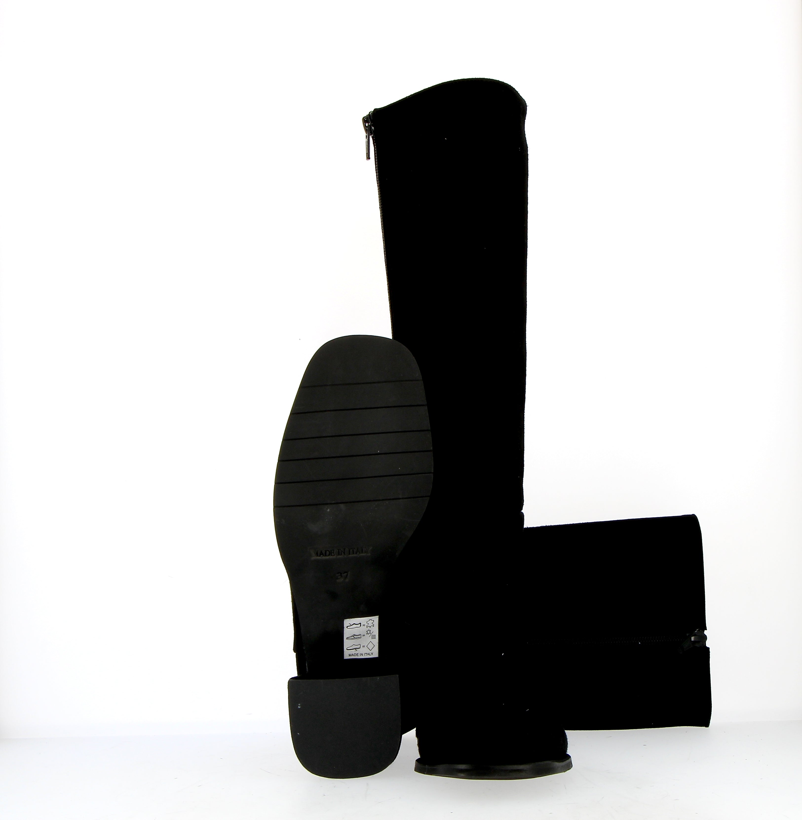 Stivale in camoscio nero zippato