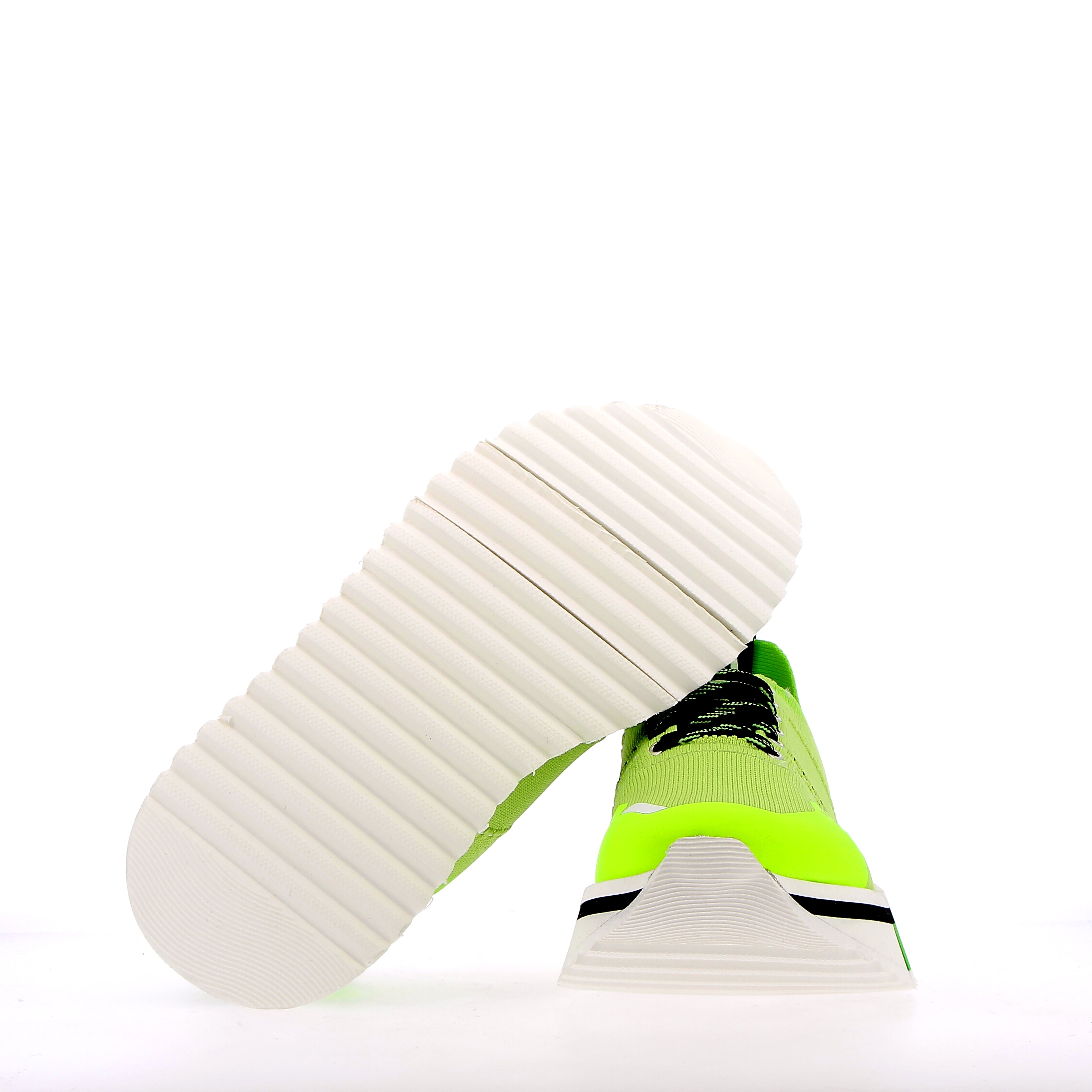 Pistachio elastic texture sneaker with superflex sole