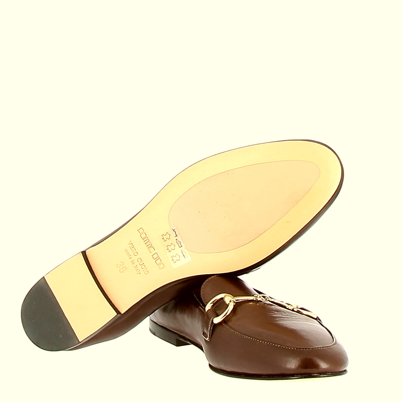 Mocassino supersoft  cioccolato con fibbietta oro