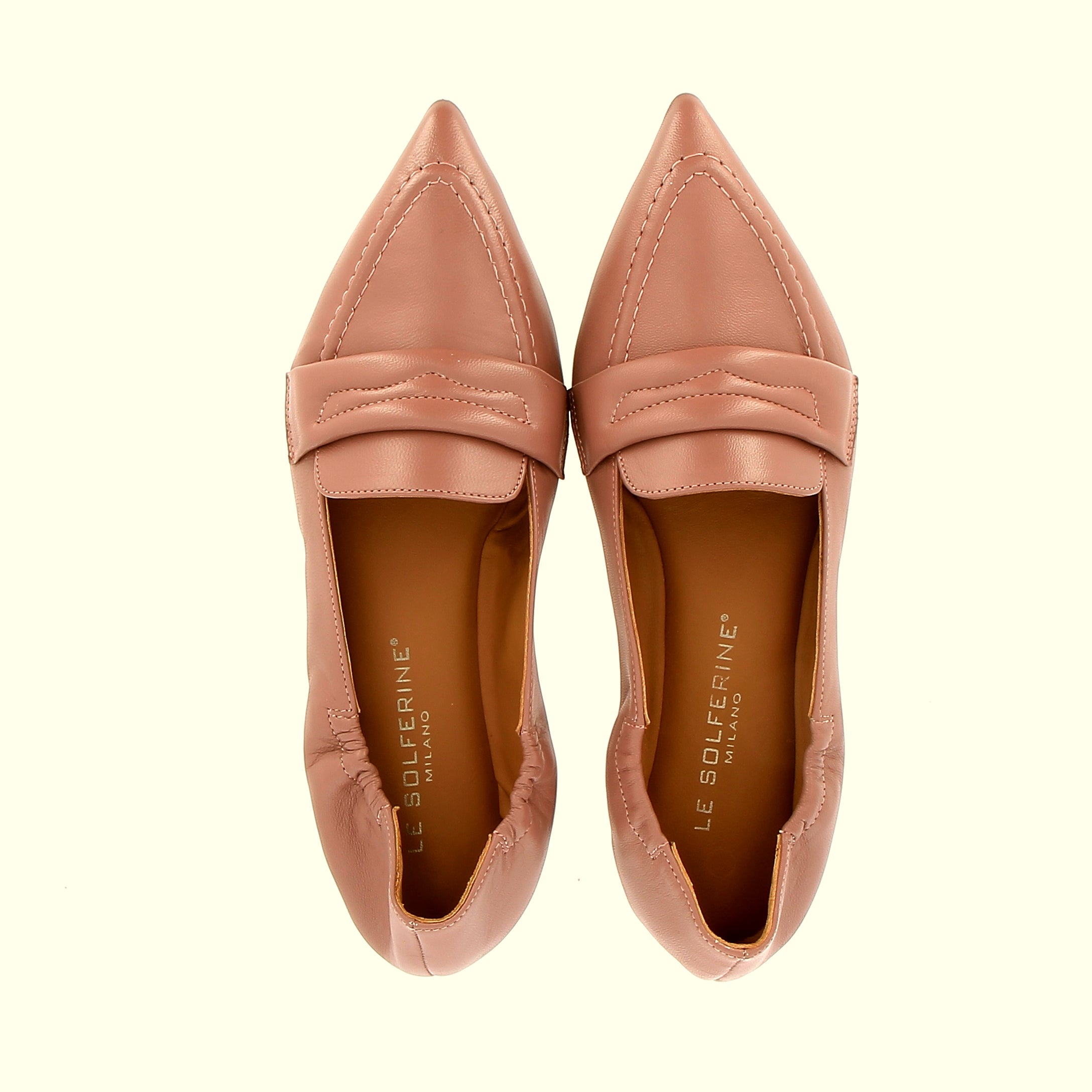 Loafer in powder-colored supersoft nappa leather