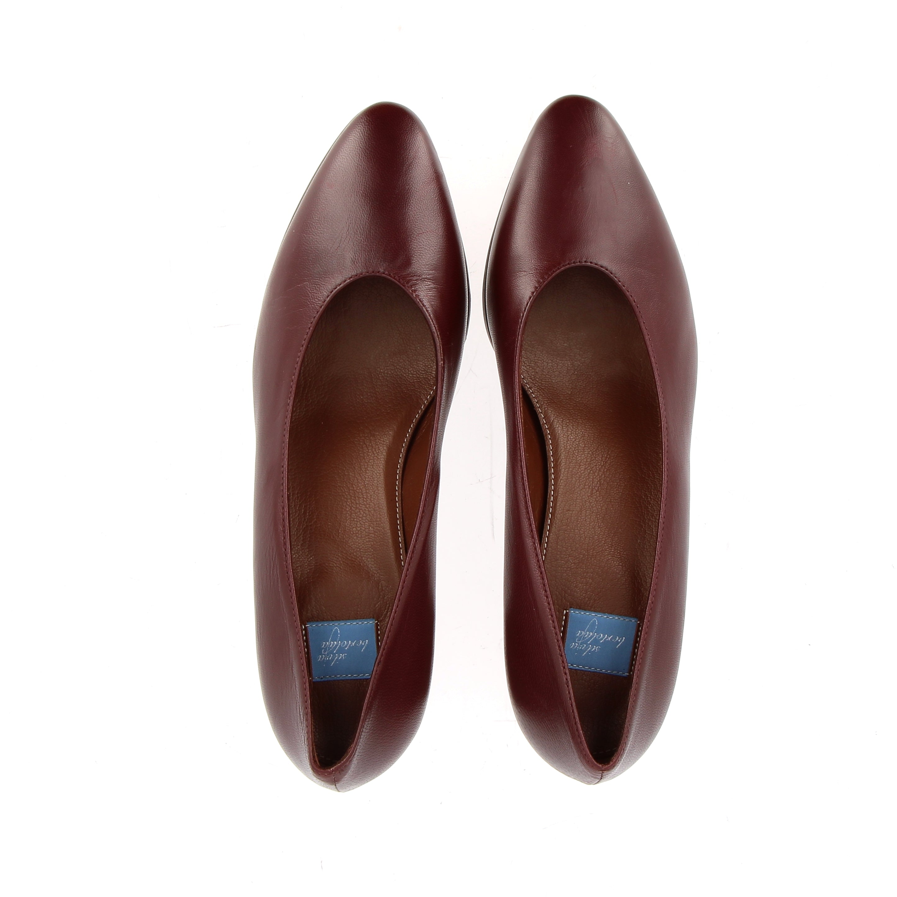 Athena pumps in burgundy leather