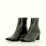 Ankle boot in soft lacquered grey leather