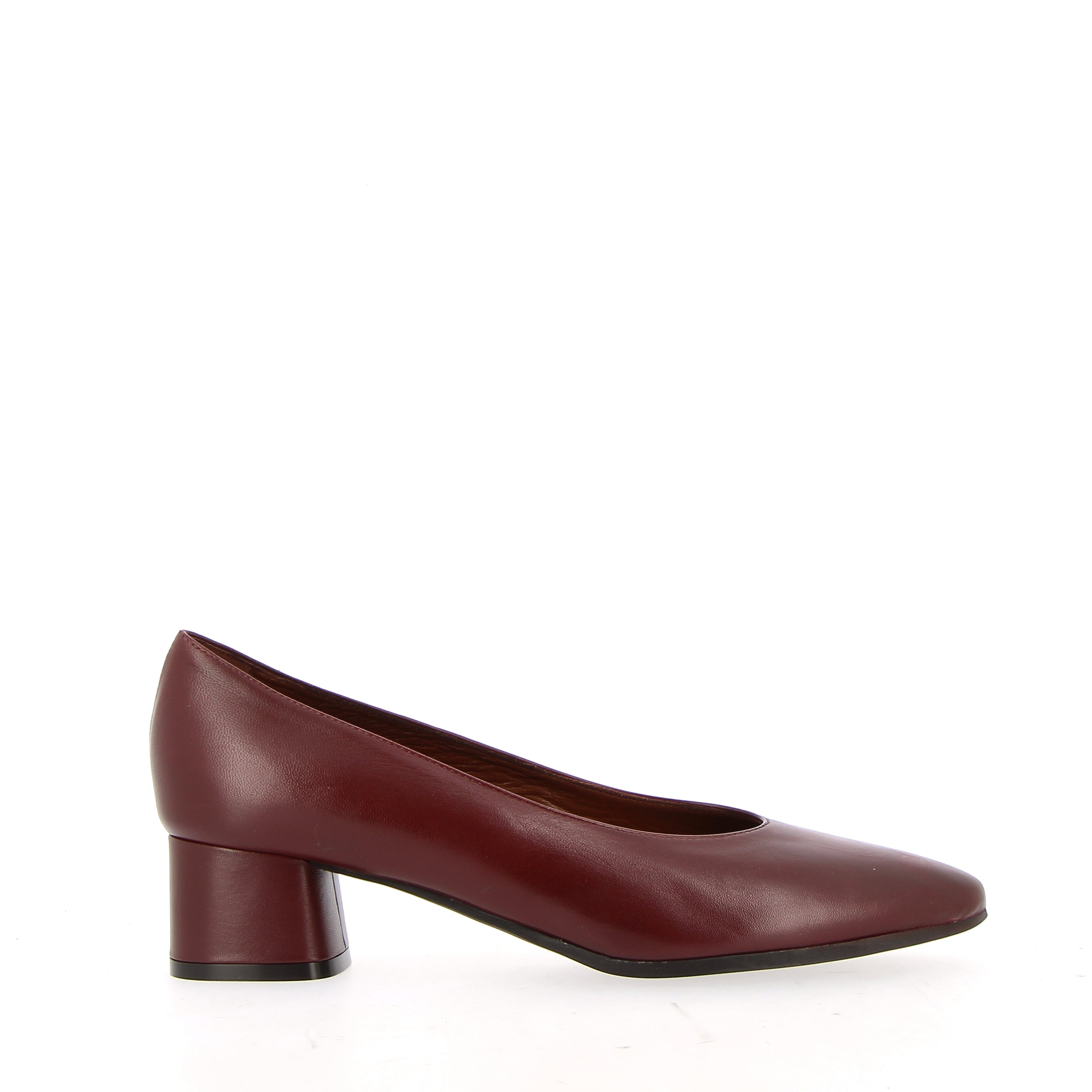 Athena pumps in burgundy leather