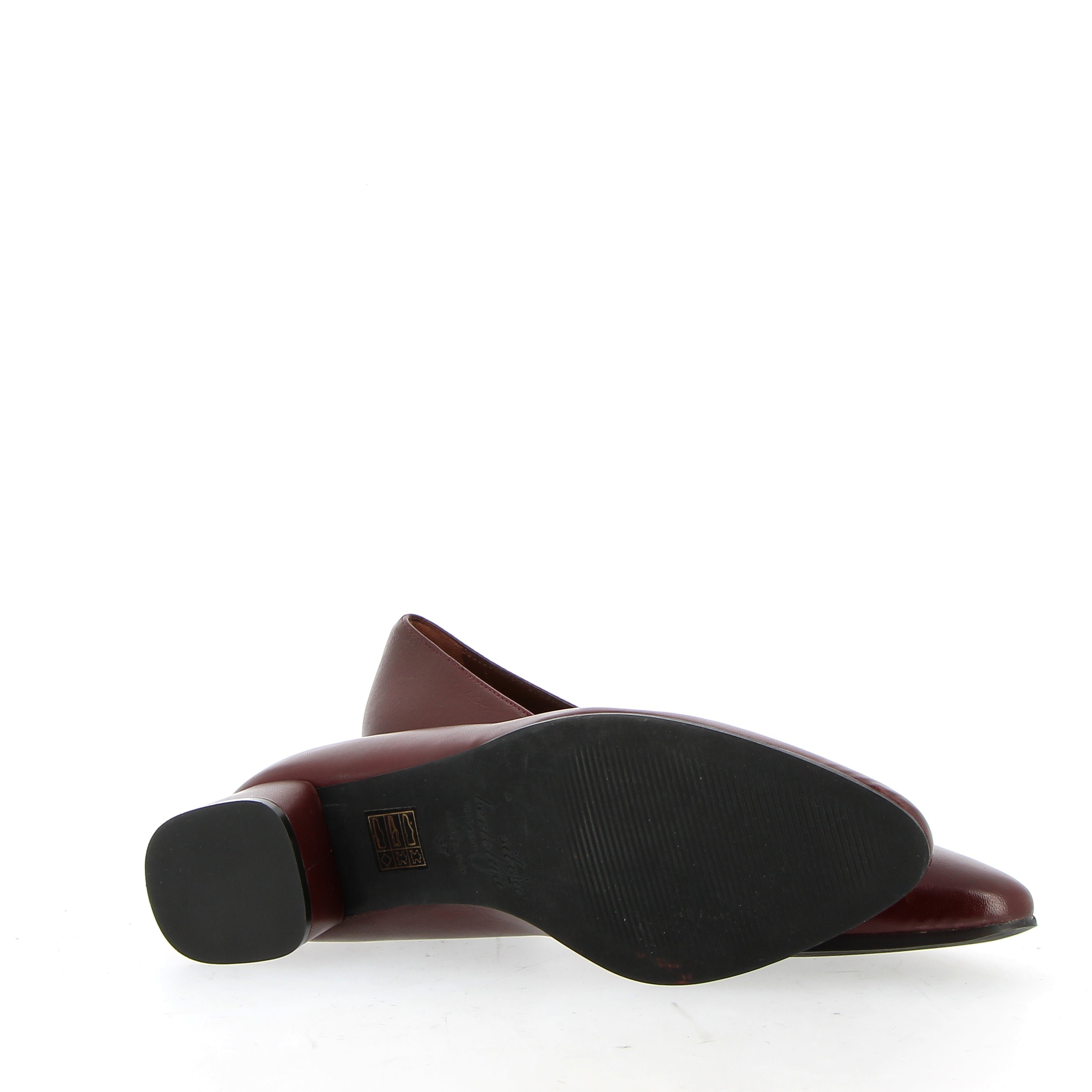 Athena pumps in burgundy leather