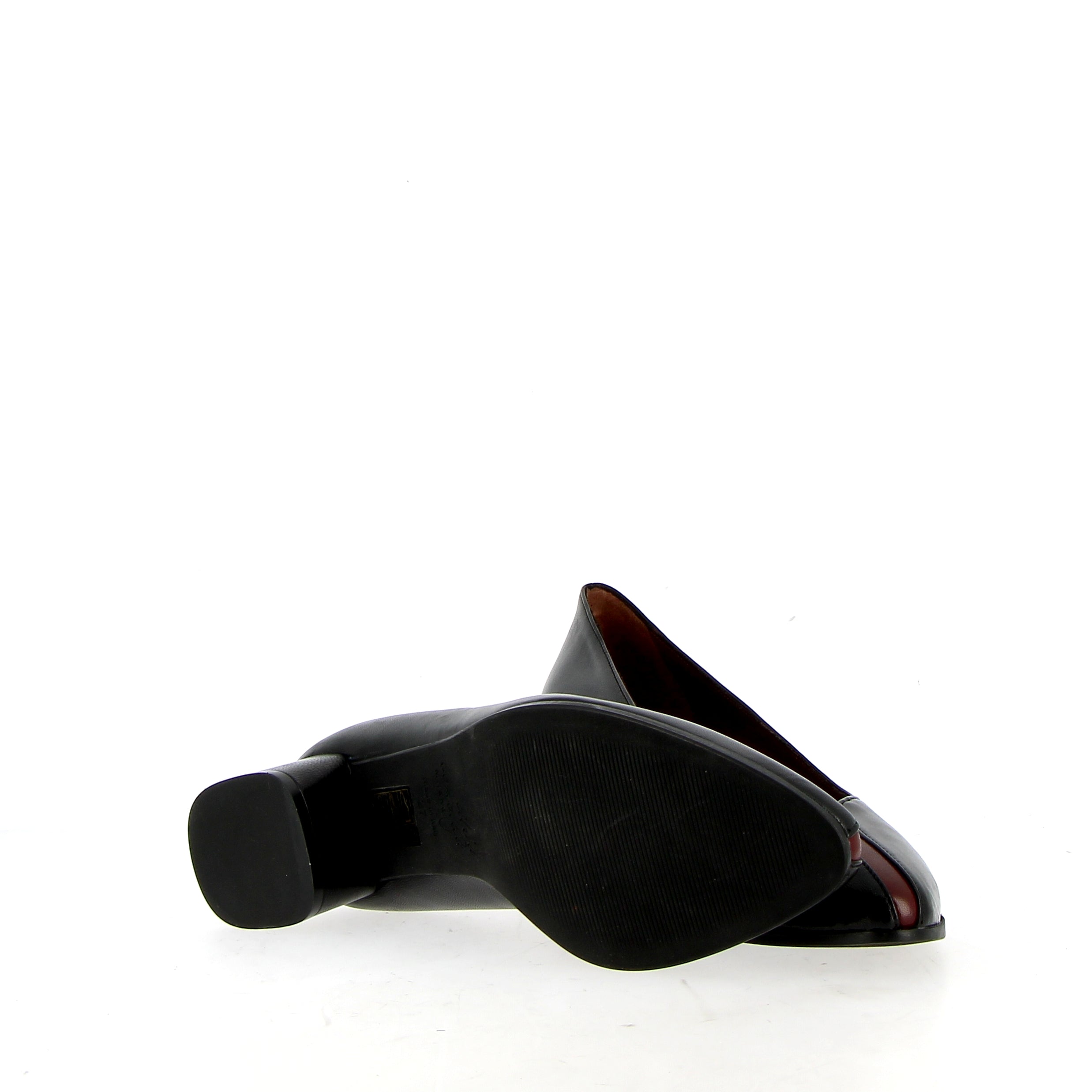 Decolleté Aretha in pelle nera