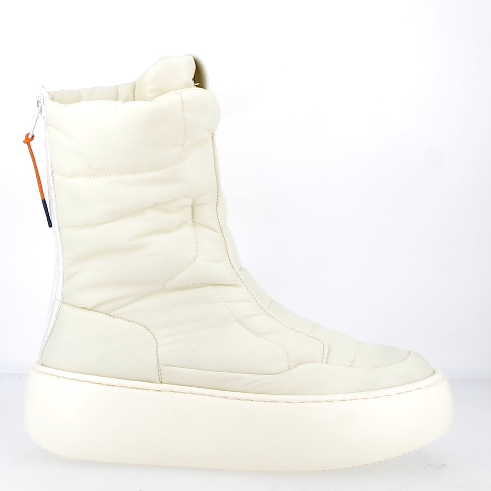 White quilted boot